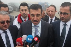 Bakan Bursa'da a&ccedil;ıkladı: 'Bundan sonra g&uuml;mr&uuml;k kapılarında...'