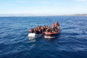Ayvacık kıyılarında yakalanan m&uuml;lteci sayısı 518'e y&uuml;kseldi