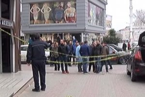 Cebindeki telefon hayatını kurtardı