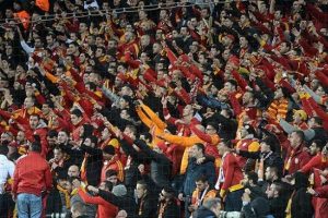 En &ccedil;ok cezayı Galatasaraylı taraftarlar aldı