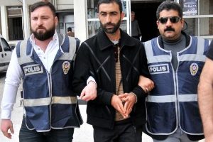 Katil zanlısı Yunanistan'a ka&ccedil;mak isterken yakalandı