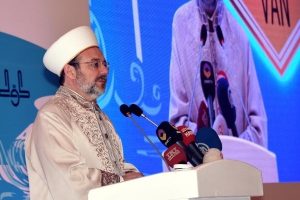 Diyanet İşleri Başkanı G&ouml;rmez: &Ccedil;ocuklarımıza sahip &ccedil;ıkmalıyız