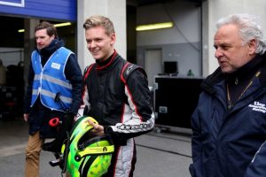 Schumacher'in oğlu babasının izinden gidiyor