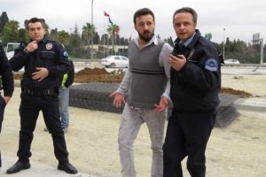 "&Uuml;zerimde bomba var" dedi polisi alarma ge&ccedil;irdi