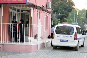 İzmir'de YDG-H operasyonu: 7 g&ouml;zaltı