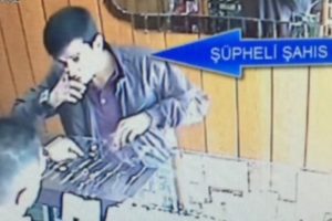 Dolandırıcıyı market&ccedil;i kılığındaki polis yakaladı