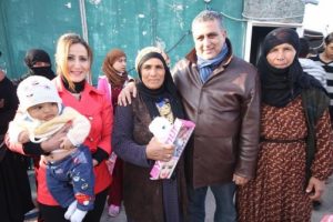 İşadamı Suriyeli aileler i&ccedil;in umut oldu