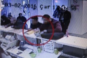 Suriye'li &ccedil;ocuklar i&ccedil;in kurulan derneğin parasını &ccedil;alanlar yakalandı