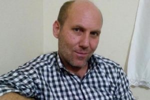 Park tartışması sonucu işyeri komşusunu g&ouml;z&uuml;nden vurdu