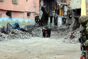 Diyarbakır Valiliği: Sur'dan 6 kişi tahliye edildi