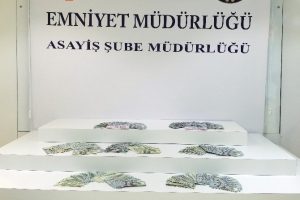 Suriyeli &ccedil;ocukların eğitim parasını &ccedil;aldılar