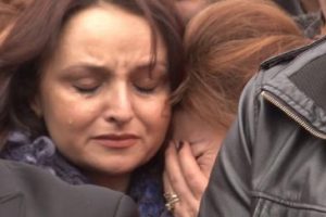 Patlama yerinde 28 kişi g&ouml;zyaşlarıyla anıldı