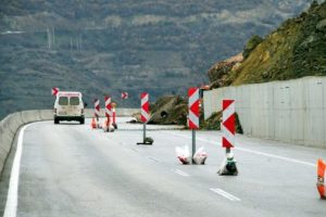 Tokat &ccedil;evre yolunda toprak kayması