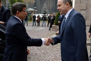 Davutoğlu, Ankara Valiliği'nde saldırıyla ilgili brifing aldı