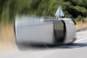 Devrilen minib&uuml;ste can pazarı yaşandı