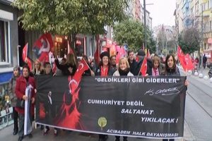 İstanbul'da ter&ouml;re lanet y&uuml;r&uuml;y&uuml;ş&uuml;