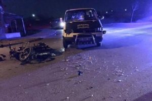 Motosiklet ile minib&uuml;s &ccedil;arpıştı: 1 &ouml;l&uuml;