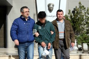 Bursa'da gasp zanlısı montundaki amblemden yakalandı