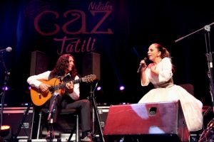 Bursa Tomatito konserinde Sertab Erener s&uuml;rprizi