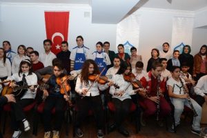 Bursa M&uuml;zik Akademisi'nden sanatla terapi