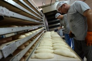 Bursa'da ihtiya&ccedil; sahiplerine g&uuml;nde 8 bin 500 ekmek