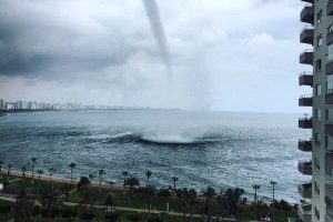 Mersin'de hortum korkuttu