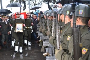 Sur şehidi g&ouml;zyaşlarıyla uğurlandı