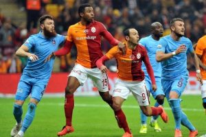 Olaylı derbi sosyal medyayı salladı