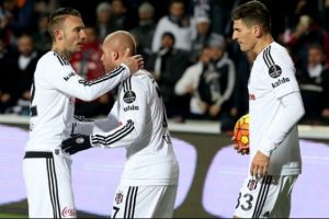 G&ouml;khan T&ouml;re antrenmana katılmadı