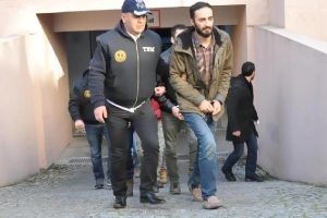 İzmir'de YDG-H &uuml;yeleri adliyeye sevk edildi