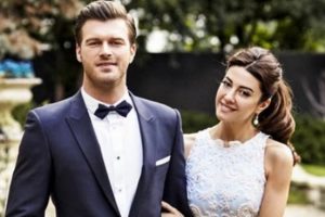 Kıvan&ccedil; Tatlıtuğ'un annesi kafaları karıştırdı...