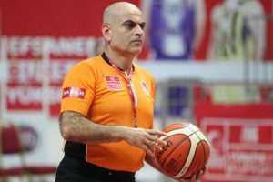 "Hakemlik, beklenmeyeni beklemek zorunda olmaktır"