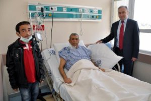 Gen&ccedil; kızın organlarıyla yaşama tutundular