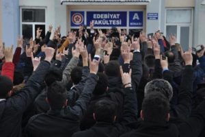 Sivas'ta 'Fırat &Ccedil;akıroğlu' i&ccedil;in y&uuml;r&uuml;d&uuml;ler