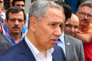 B&uuml;lent Arın&ccedil;'ın acı g&uuml;n&uuml;
