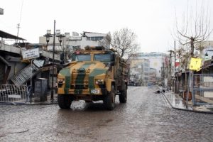 Sur'da &ccedil;atışmalar şiddetlendi