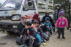 Bursalı &ccedil;ocuklardan Bayırbucak T&uuml;rkmenlerine yardım
