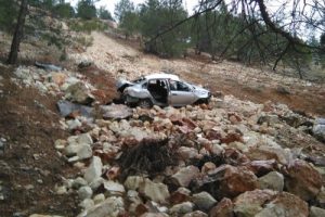 Adıyaman'da otomobil devrildi: 2 yaralı