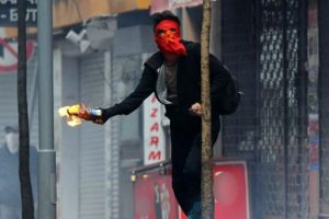 Yargıtay polise molotofa 5 yıl hapis cezasını onadı