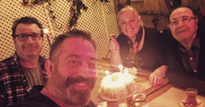 Cem Yılmaz'ın aile saadeti...