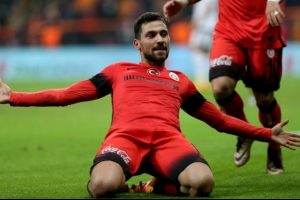 Sinan G&uuml;m&uuml;ş'&uuml;n sakatlığında korkutan gelişme!