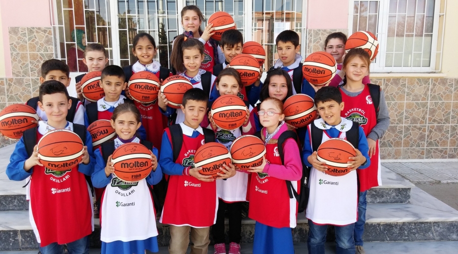 Kula'lı minik basketbolculardan Hido'ya davet