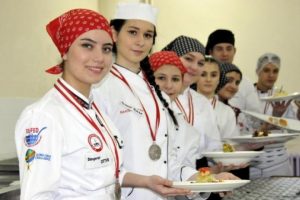 Liseli aş&ccedil;ılar madalyaları topladı