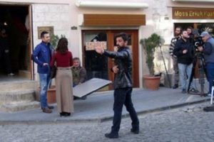 TRT Kurdi dizisinin set emek&ccedil;ileri isyan etti