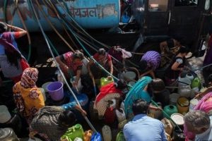 Delhi'ye su 'kısmi olarak' verilmeye başlandı