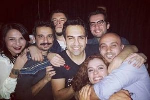 Doğum g&uuml;n&uuml;nde &ccedil;eyrek altın taktılar...