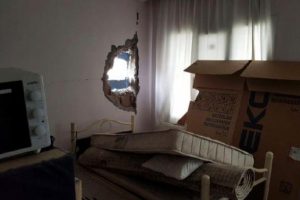 İdil'de operasyonlar s&uuml;r&uuml;yor: 1'i polis 2 yaralı