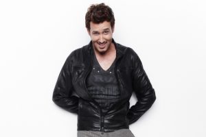 Metin Arolat, Sezen 'in mekanında sahne alıyor!!!