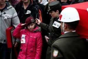 Şehidin cebinden şehit komutanının fotoğrafı &ccedil;ıktı