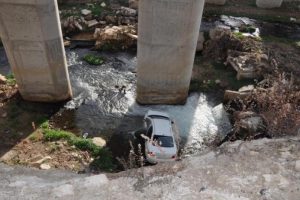 K&ouml;pr&uuml;den u&ccedil;an otomobilin s&uuml;r&uuml;c&uuml;s&uuml;n&uuml; emniyet kemeri kurtardı